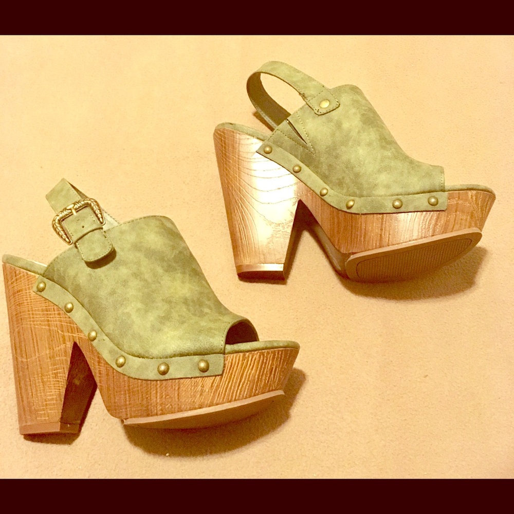 Shoes size 8