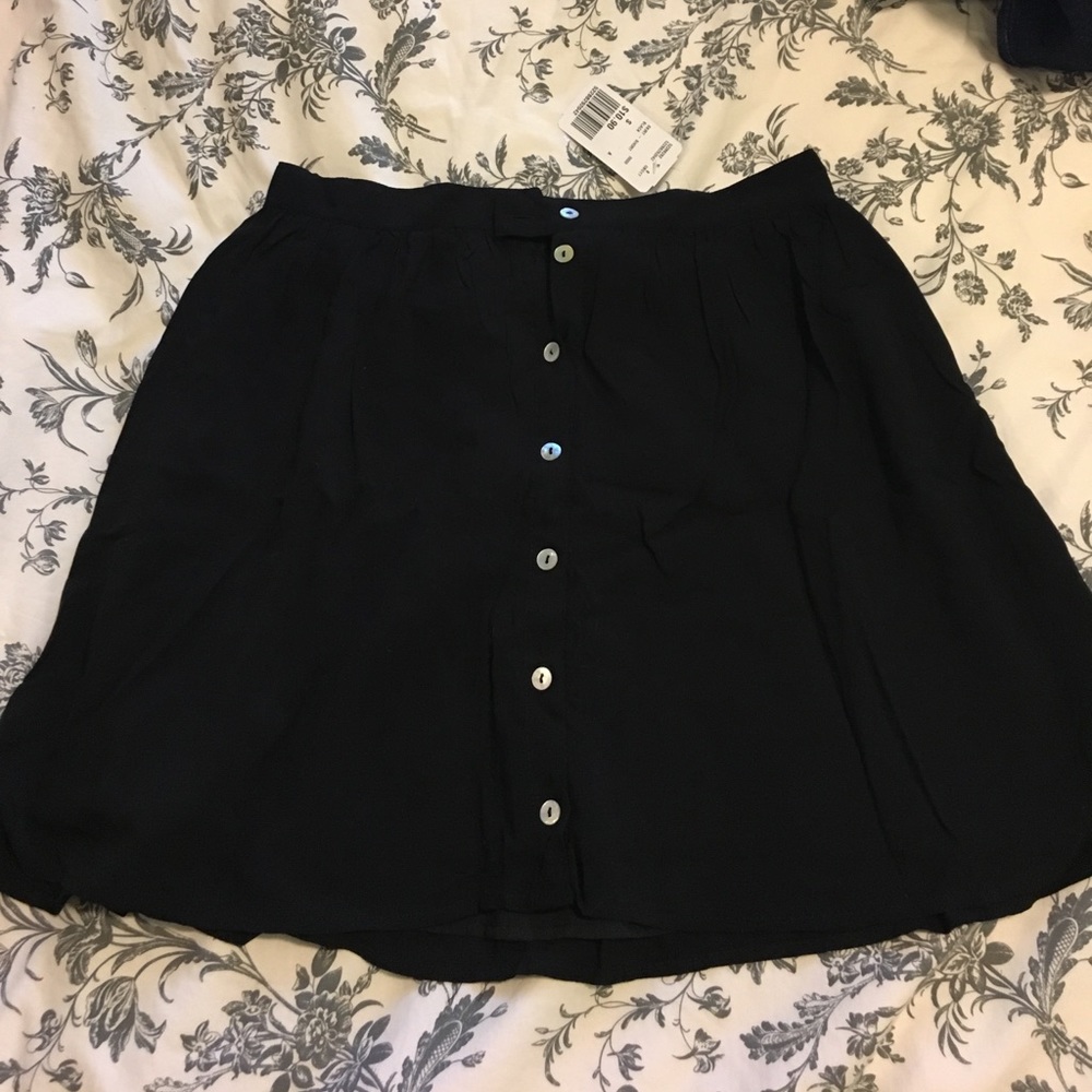 Black button up mid-waisted skirt