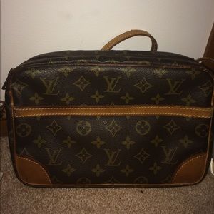 Authentic Louis Vuitton crossbody