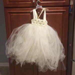 Girls tutu style tulle flower girl dress size 4