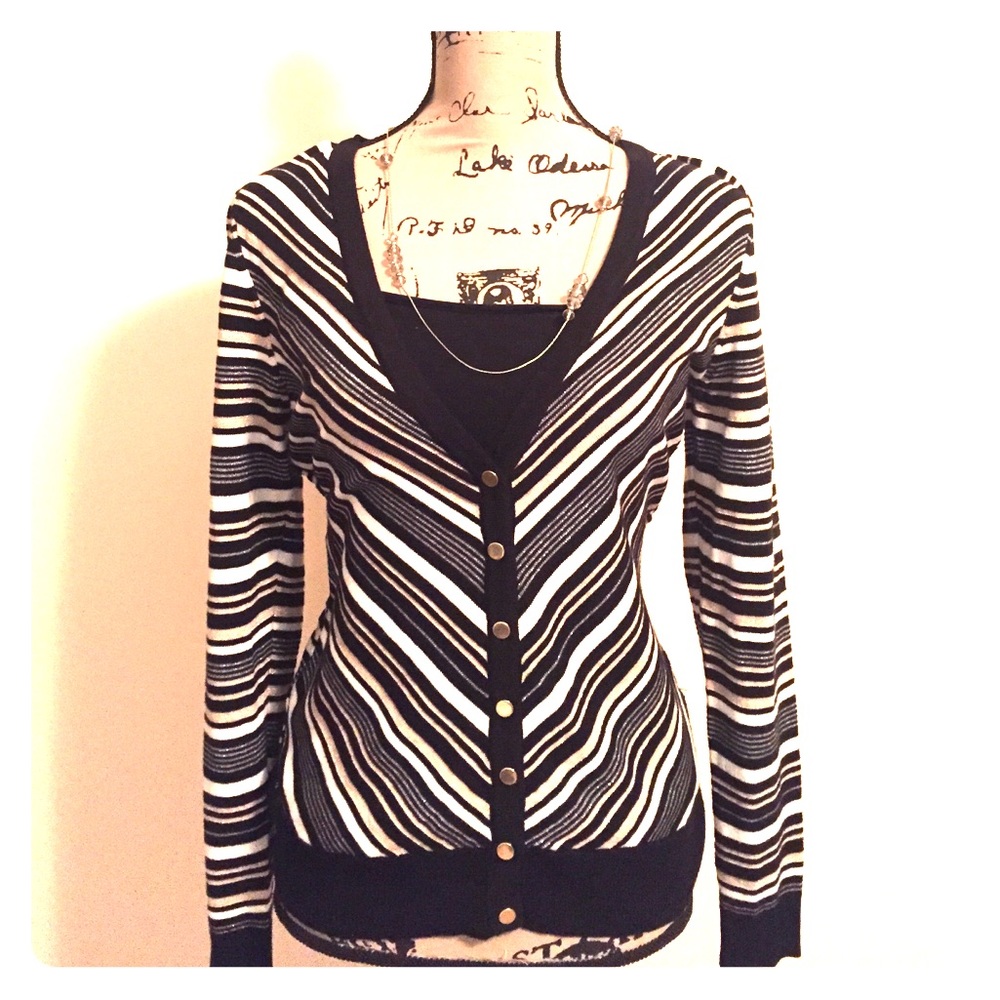 V neck cardigan sweater w/ gold silver white black