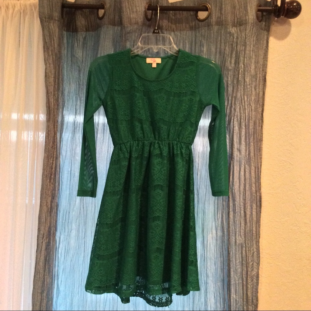Green 3/4 sleeve dress
