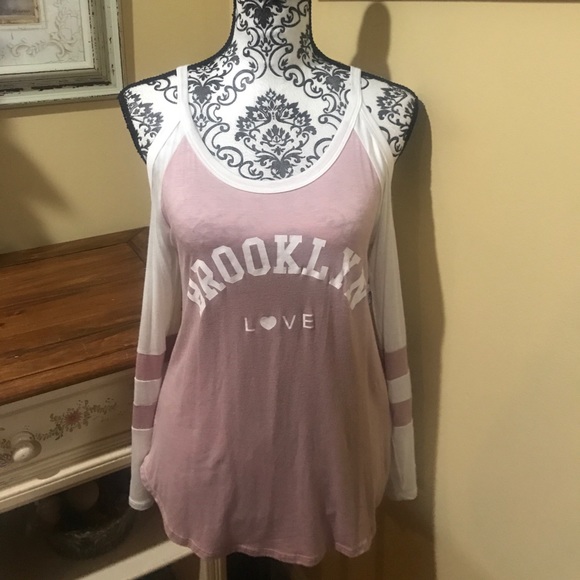 Charlotte Russe Tops - 🔵 today only Cute open shoulder top