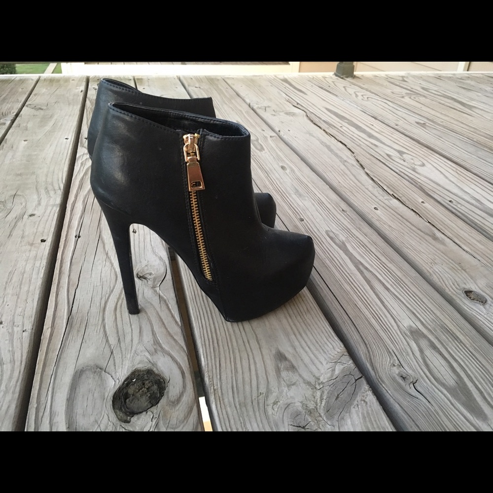 Edgy High Heel Ankle boots