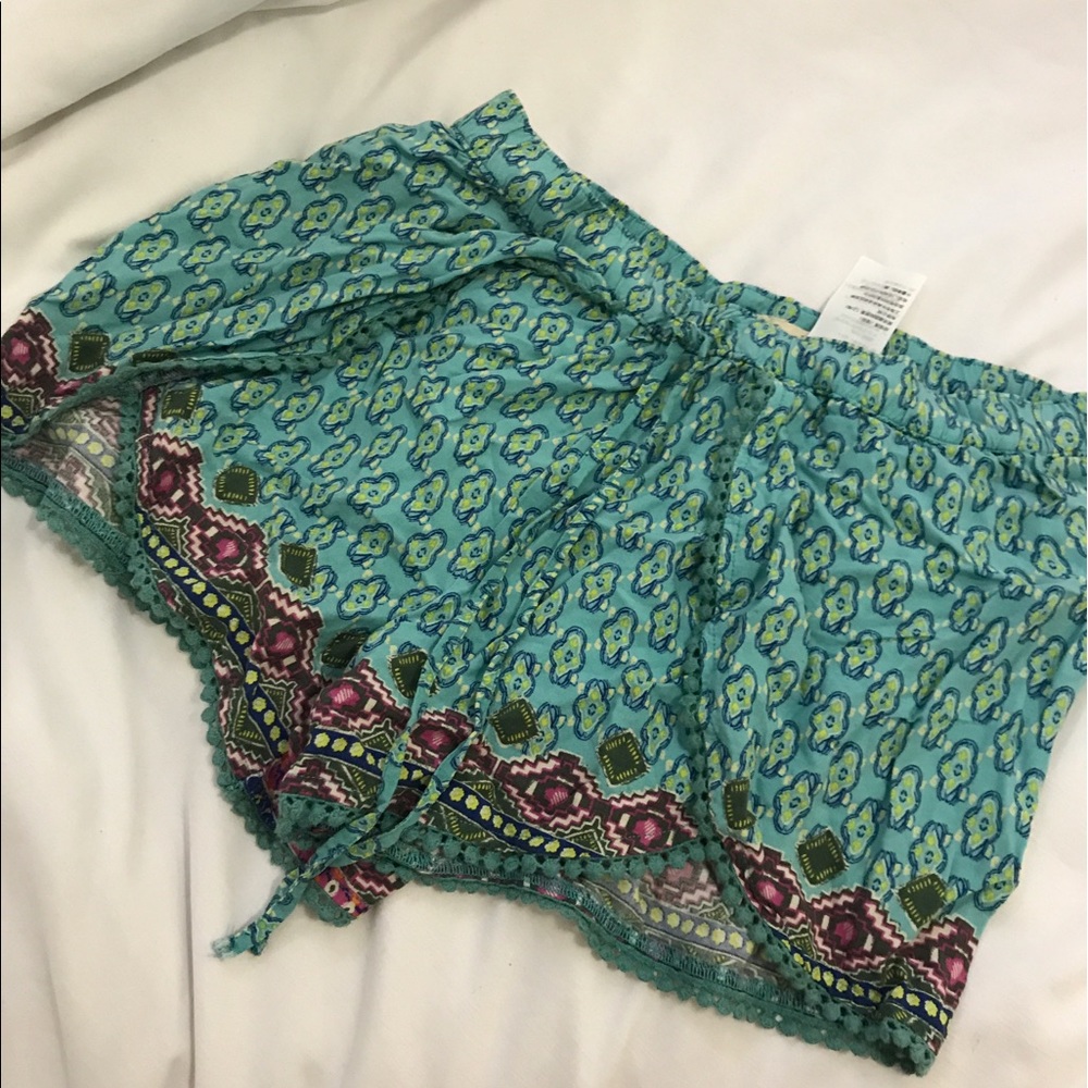 Blue tribal flowy shorts