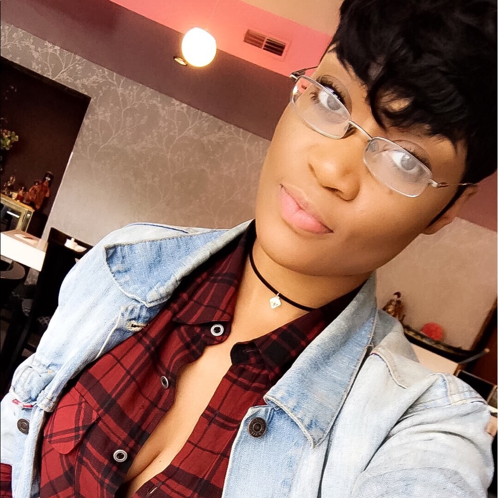 Meet your Posher, Shya ☺️