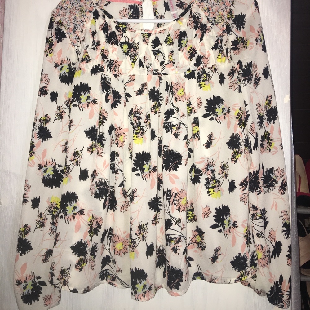 Floral long sleeve blouse