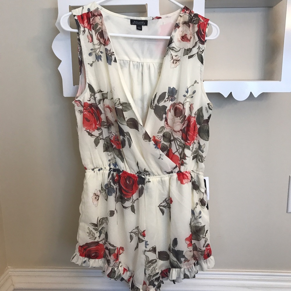 🌺NWT Floral/Multi-Colored Romper by J FOR JUSTIFY