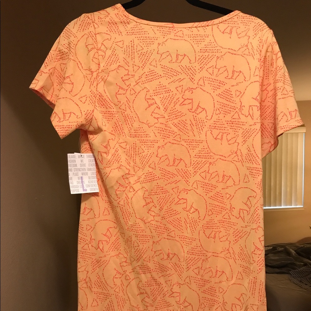 NWT LuLaRoe Classic Tee