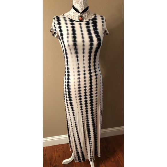 Tie dye maxi dress cut out back - Picture 3 of 5