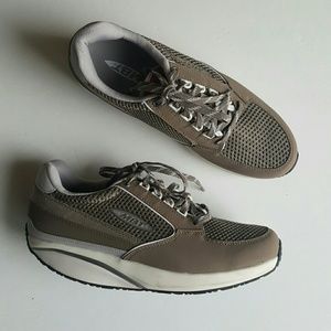 MBT SNEAKERS SIZE 9.5