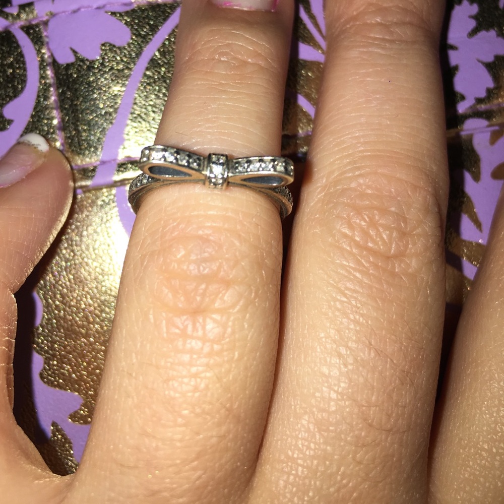 Pandora Sparkling Bow Stackable Ring ✨