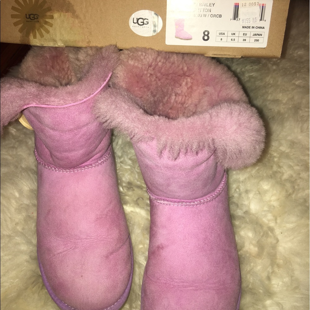 Pink uggs