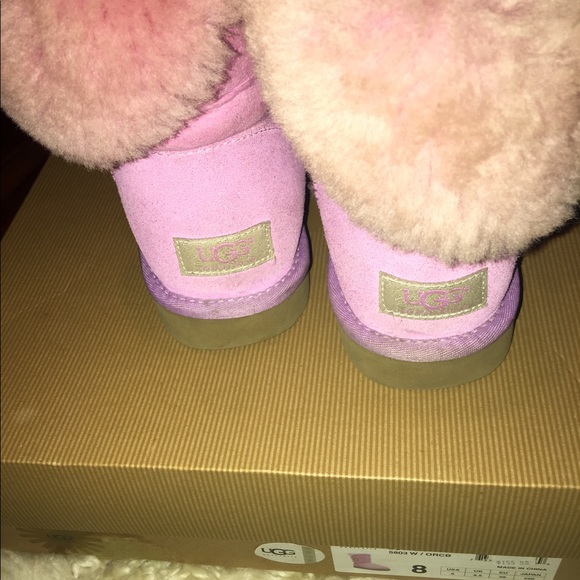 Pink uggs - Picture 3 of 4