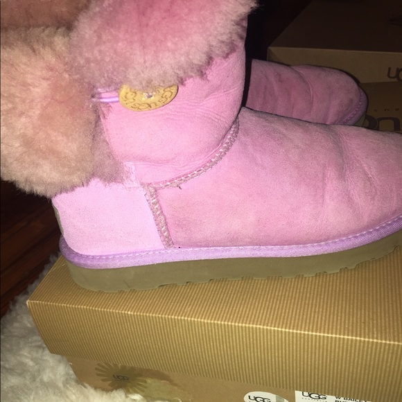 Pink uggs - Picture 4 of 4