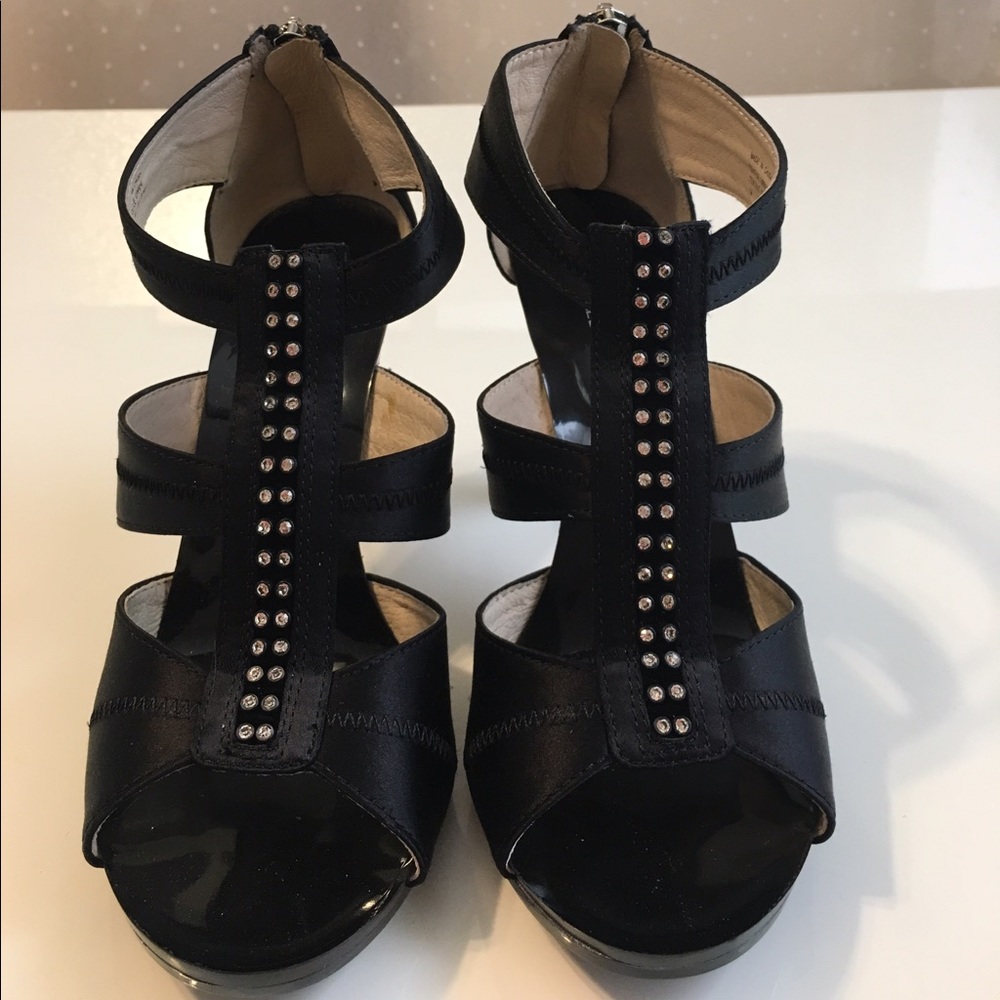 MICHAEL KORS Black Heels!