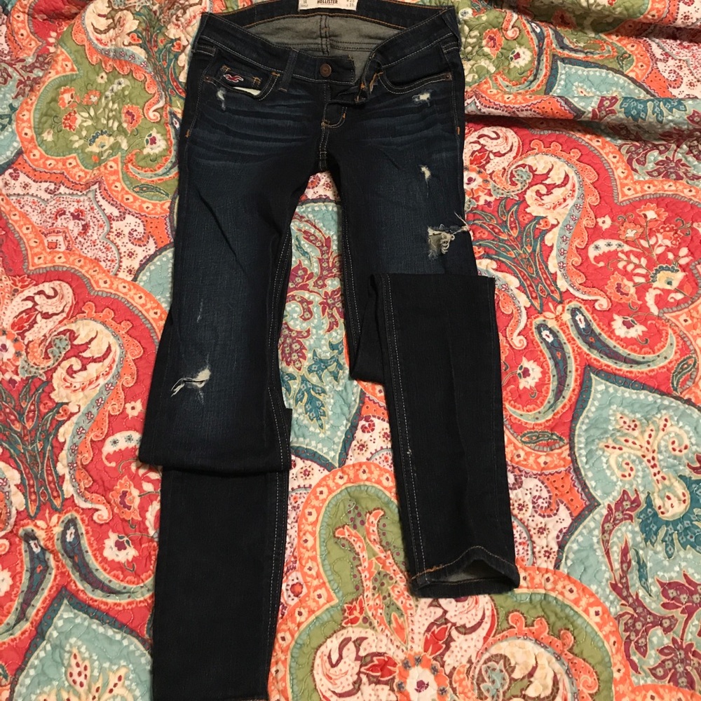 Like new Hollister skinny jeans 🌻