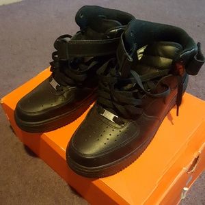 Nike Air Force 1 Mid Top