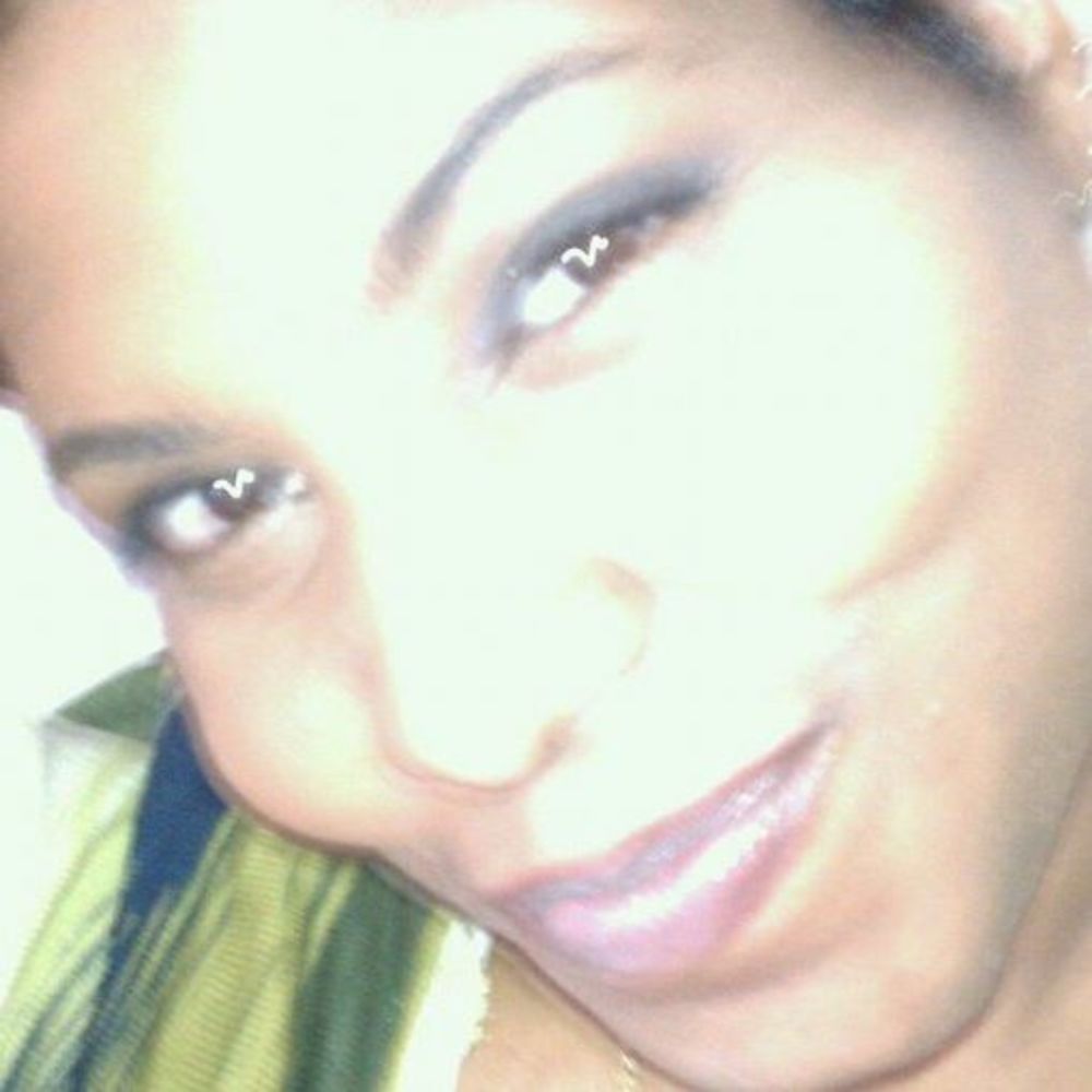 Meet your Posher, Desiree