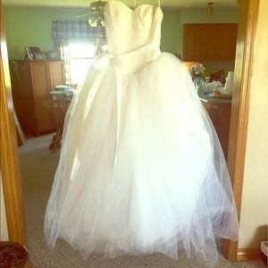Vera Wang Bridal Gown