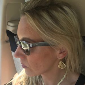 Meet your Posher, Melanie