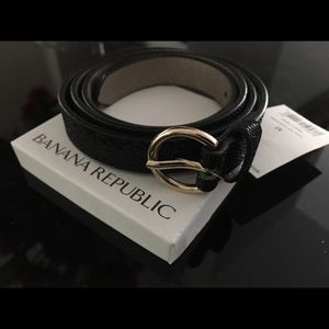 Black skinny belt