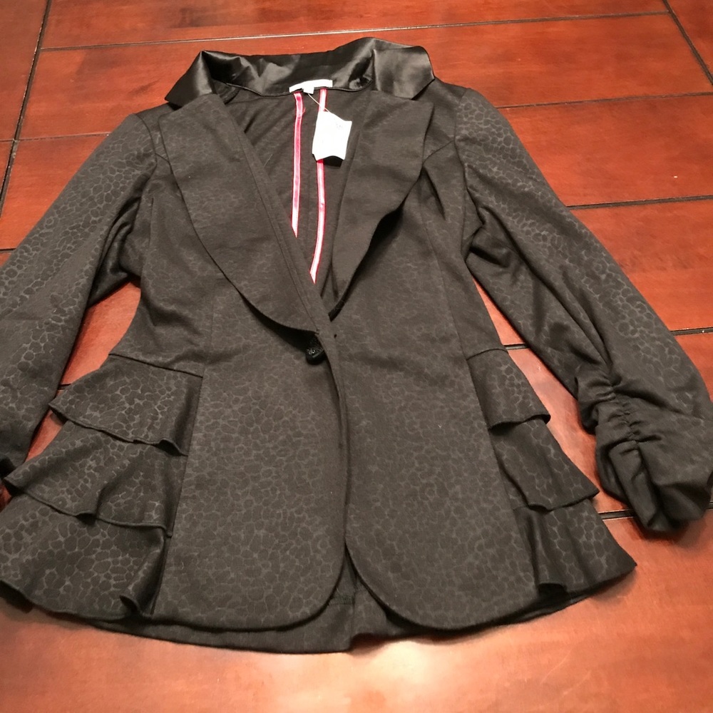NWT black blazer with subtle leopard print