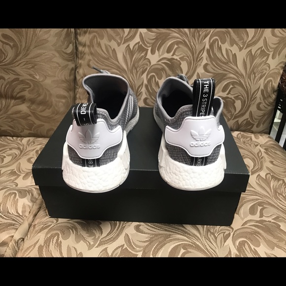 Adidas NMD R1 - Picture 4 of 6