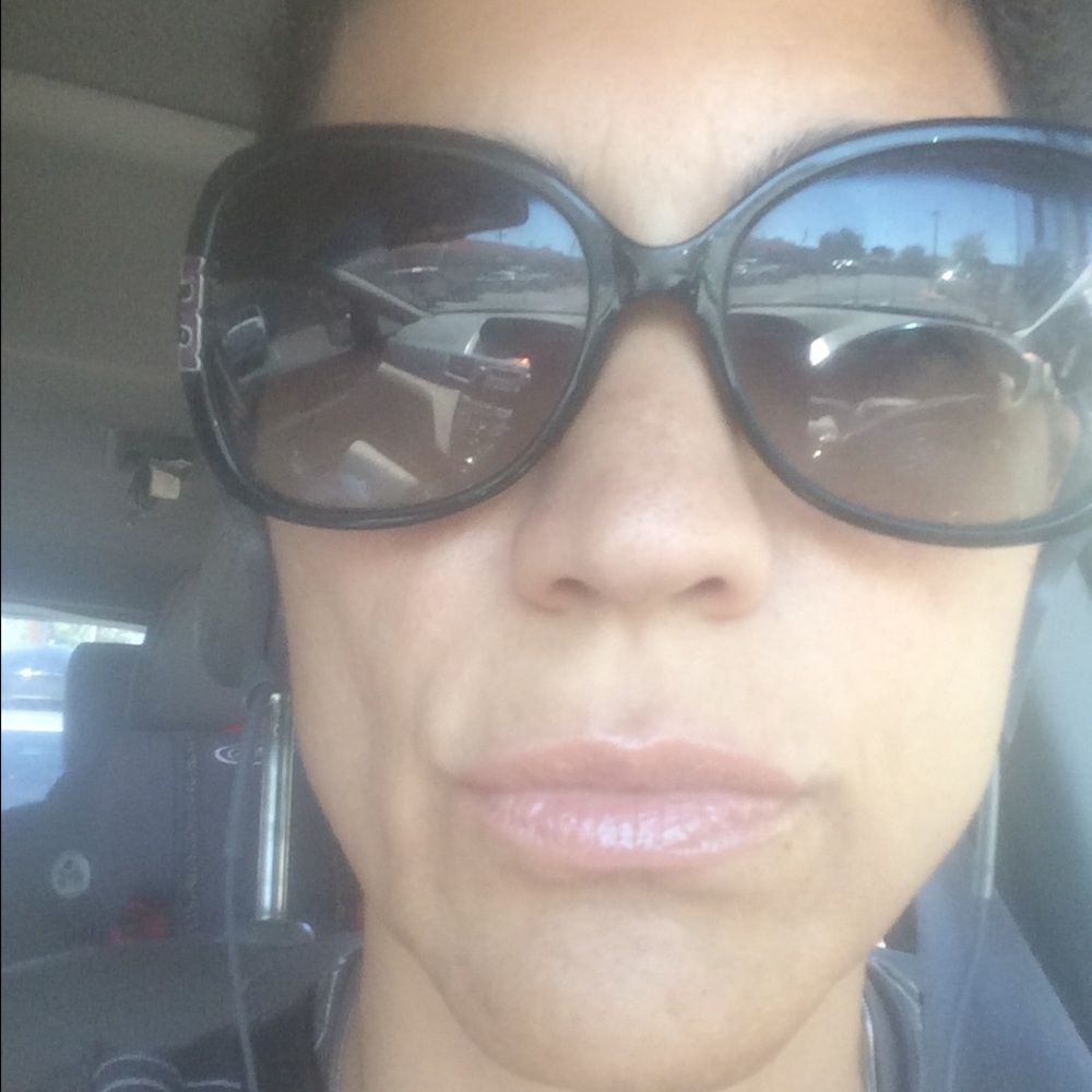 Meet your Posher, Sheri