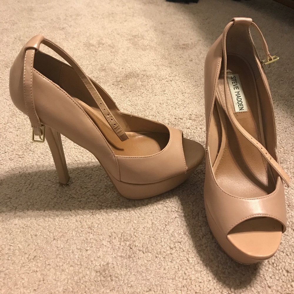Steve Madden Peep Toe heels