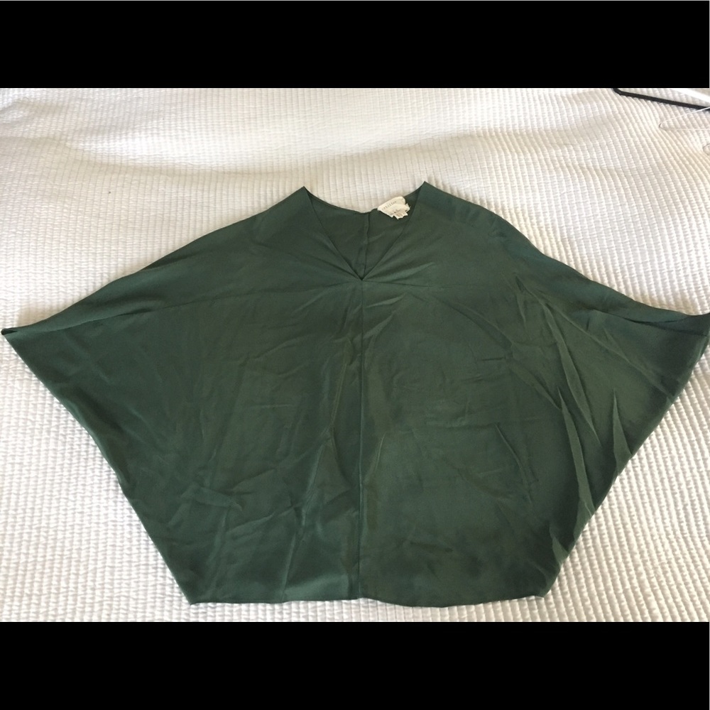 Nicole miller green cocoon maternity top.