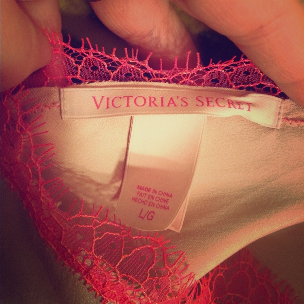 Lingerie - Picture 2 of 2