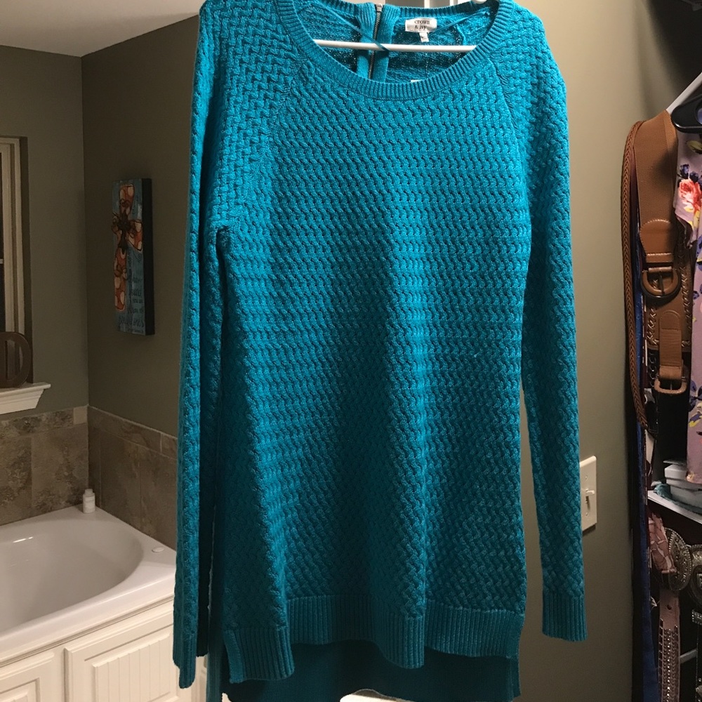 Crown & Ivy high-low top NWT