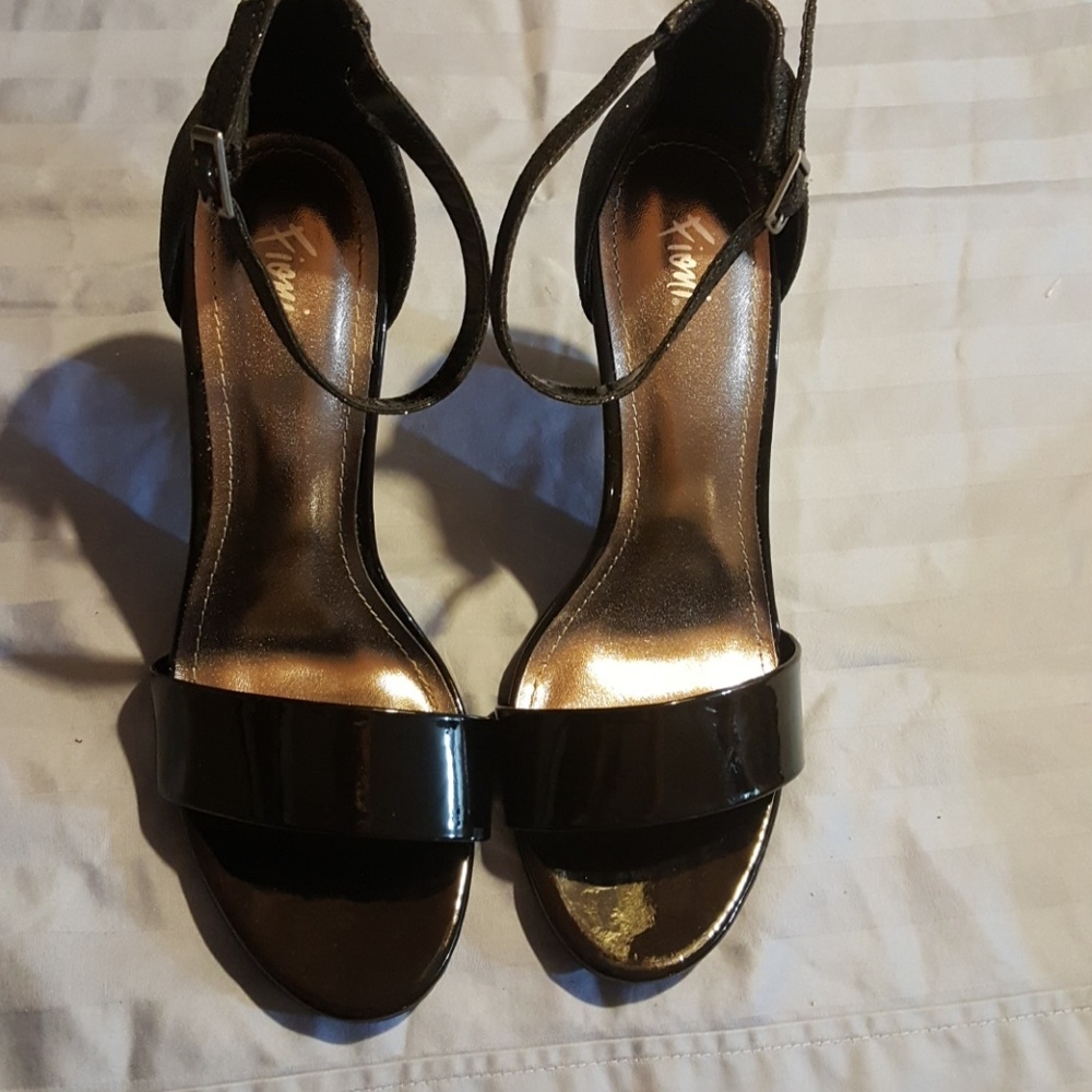 High heel sandals