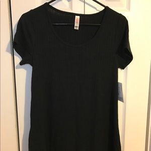 Brand new BLACK LuLaRoe Classic T
