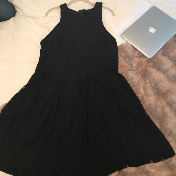 High neck dress - Picture 1 of 3