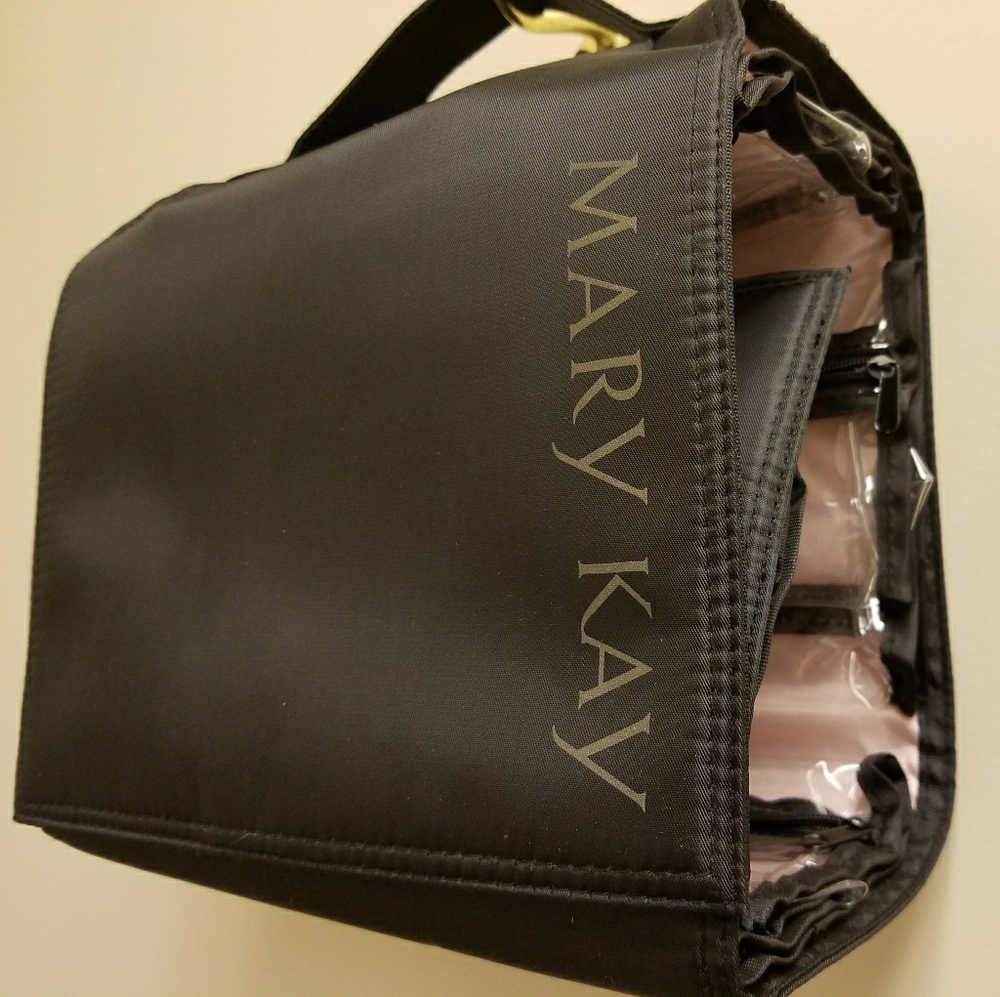 Like new Mary Kay Roll up Bag