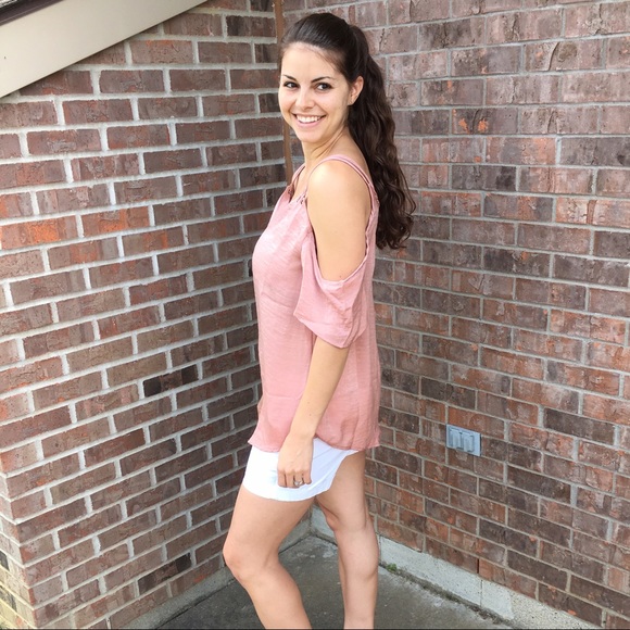 ▫️SOLD OUT▫️Cold Shoulder Top - Picture 2 of 5