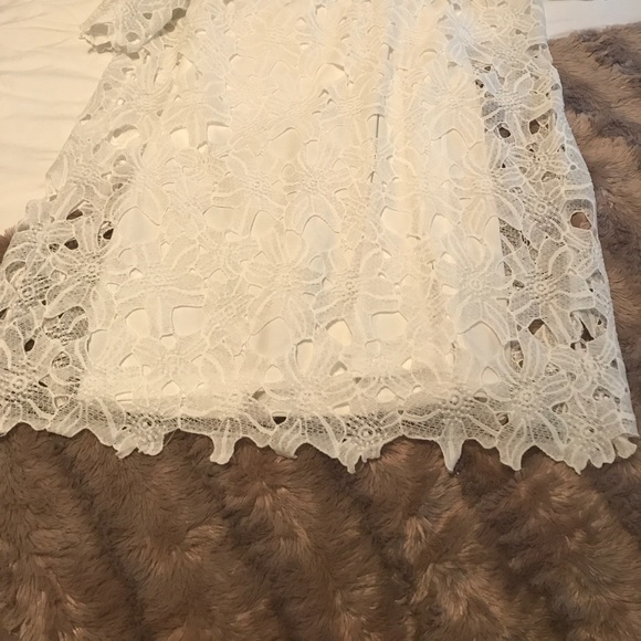 White lace dress - Picture 3 of 3