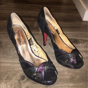 Poetic License peep toe pumps