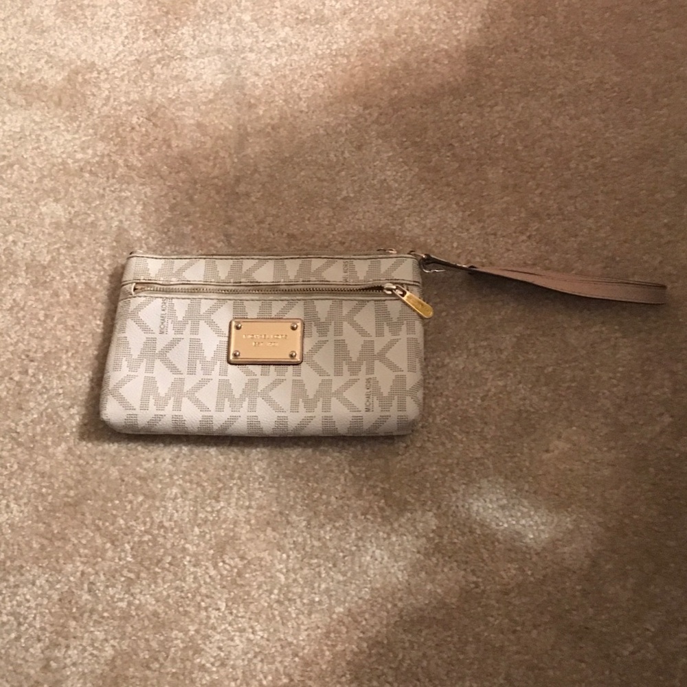 Michael Kors wristlet