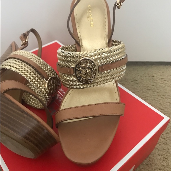 Coach Beatriz Wedge tan & gold NIB Sz 9.5 - Picture 3 of 4
