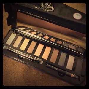 Makeover Essentials Classic 10 - Nighttime Storm