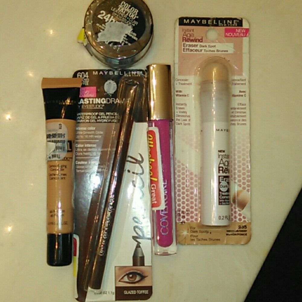 Brand new makeup bundle