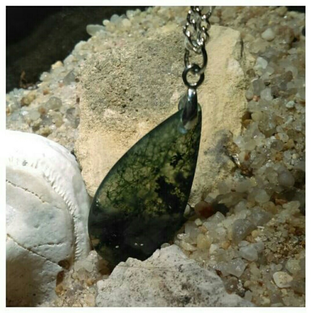 🌻Moss Agate on Sterling chain