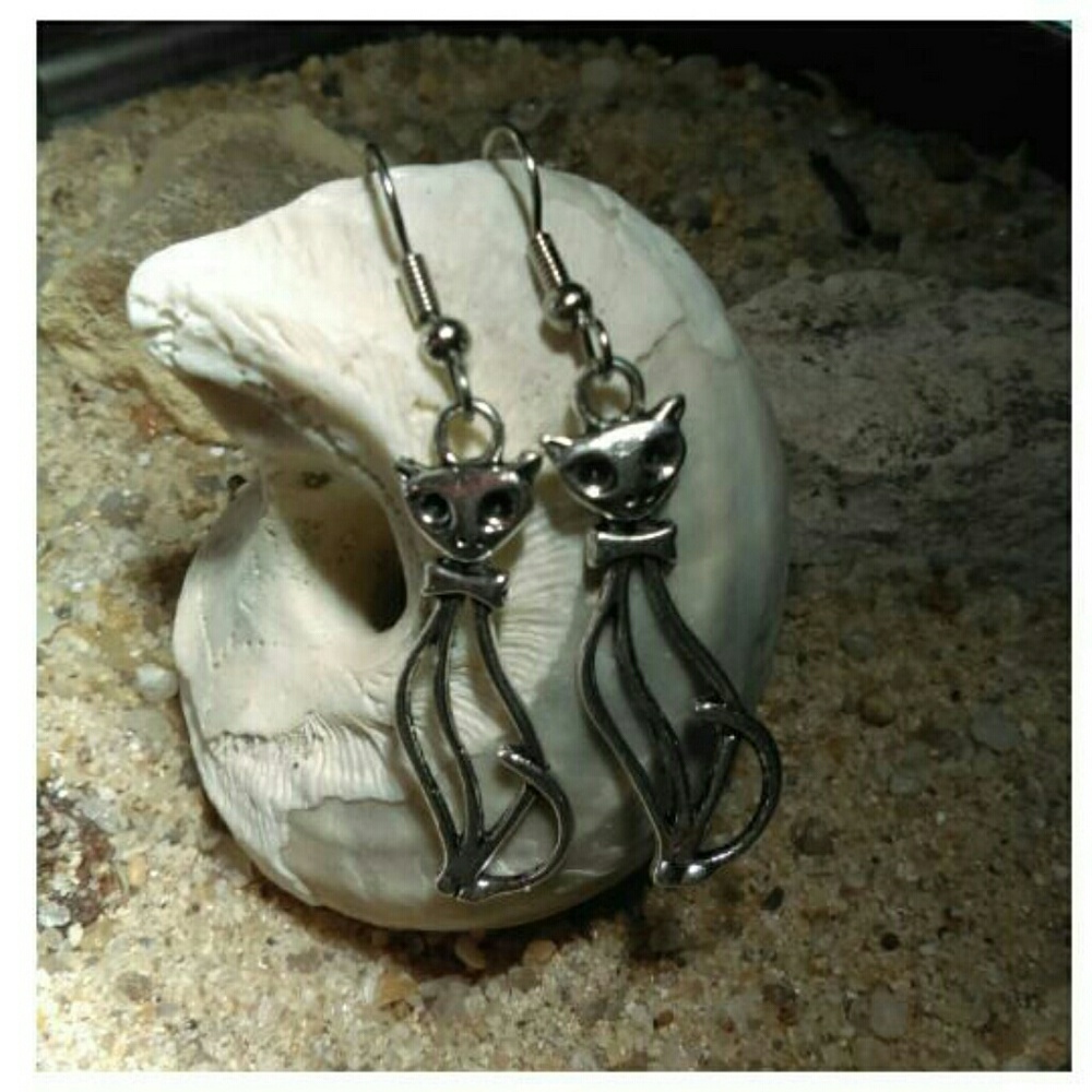 Silver Feline earrings