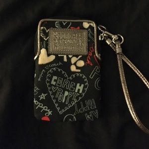 COACH Poppy phone wristlet