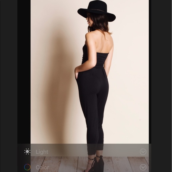 NWT. OFF THE SHOULDER JUMPER - Picture 3 of 3