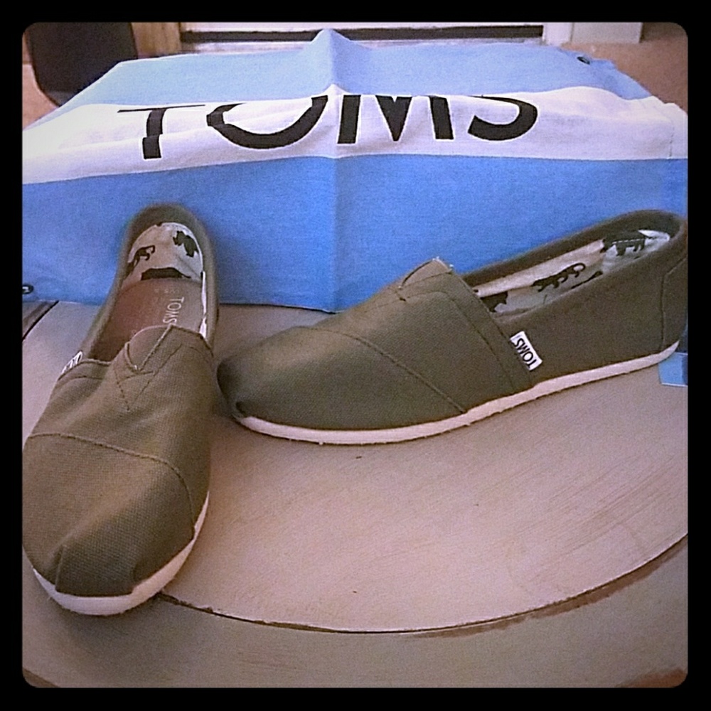 NWT TOMS