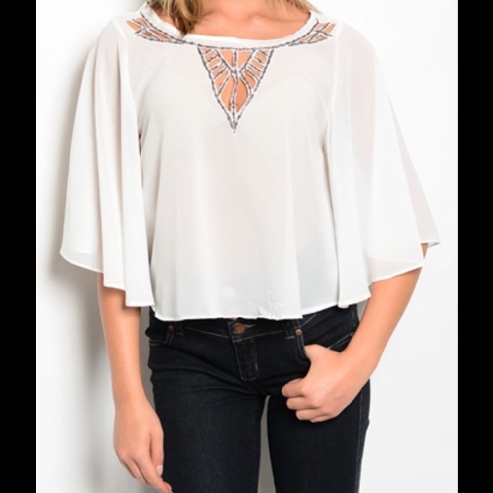 ⭐️New!⭐️Ivory Maria CutOut Top w/Silver Embelli